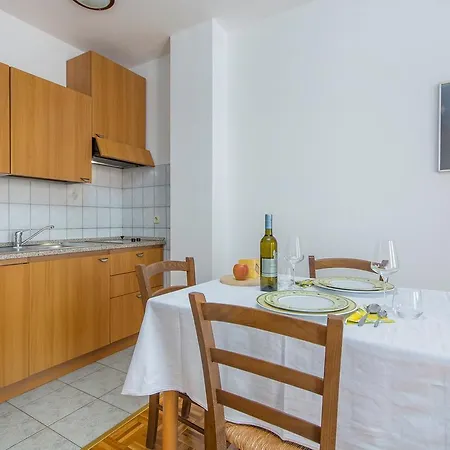 Evelyn Brostolade Gostinjska kuća 3*