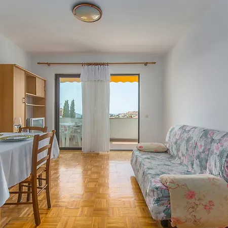 Gostinjska kuća Evelyn Brostolade 3*