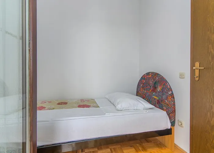 Evelyn Brostolade Gostinjska kuća