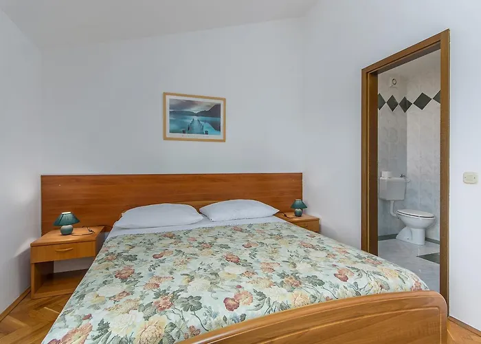 Evelyn Brostolade Gostinjska kuća